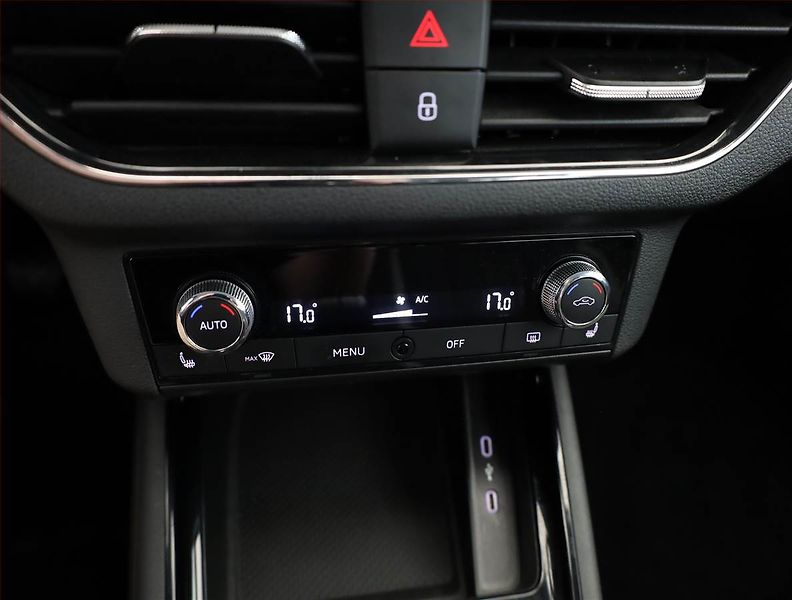 Škoda Kamiq (2021) 1.0 TSI, Tempomat - fotka 10 z 17