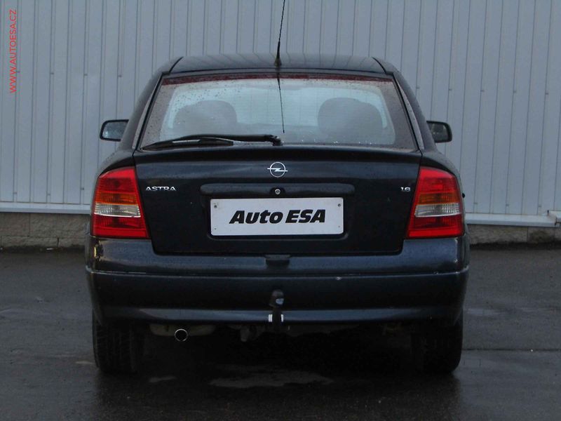 Opel Astra (2002) 1.6i, AC - fotka 5 z 14
