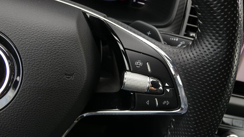 Škoda Kodiaq 2,0 TSI Sportline DSG 4x4 - fotka 13 z 28