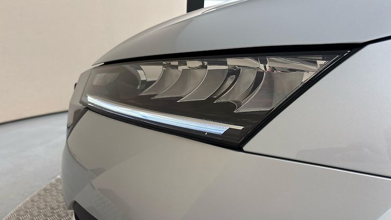 Škoda Octavia 2.0 TDI DSG Style Combi - fotka 18 z 26