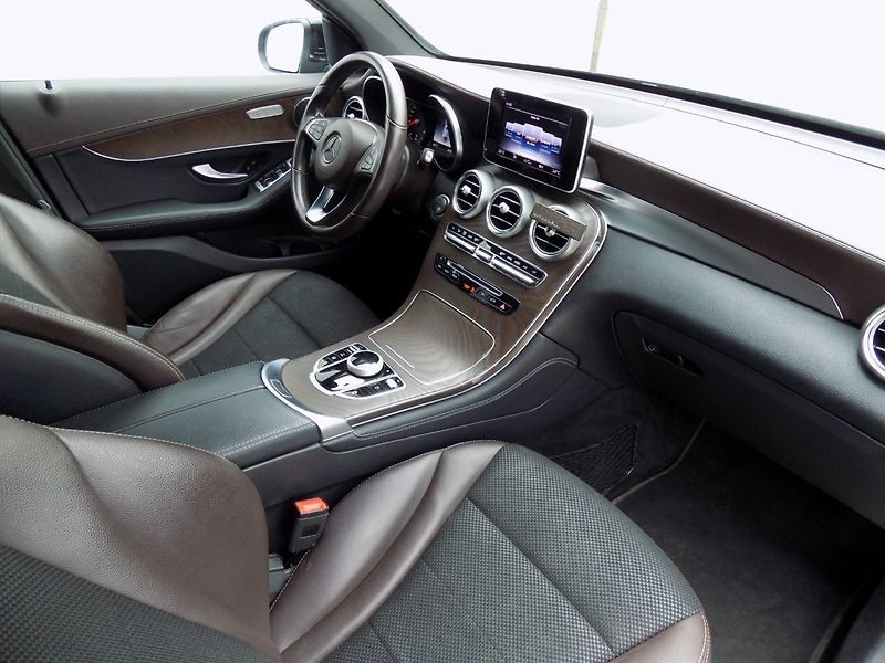 Mercedes-Benz GLC (2018) 250d/AMG Line/4-Matic/ČR/DPH/ - fotka 16 z 40