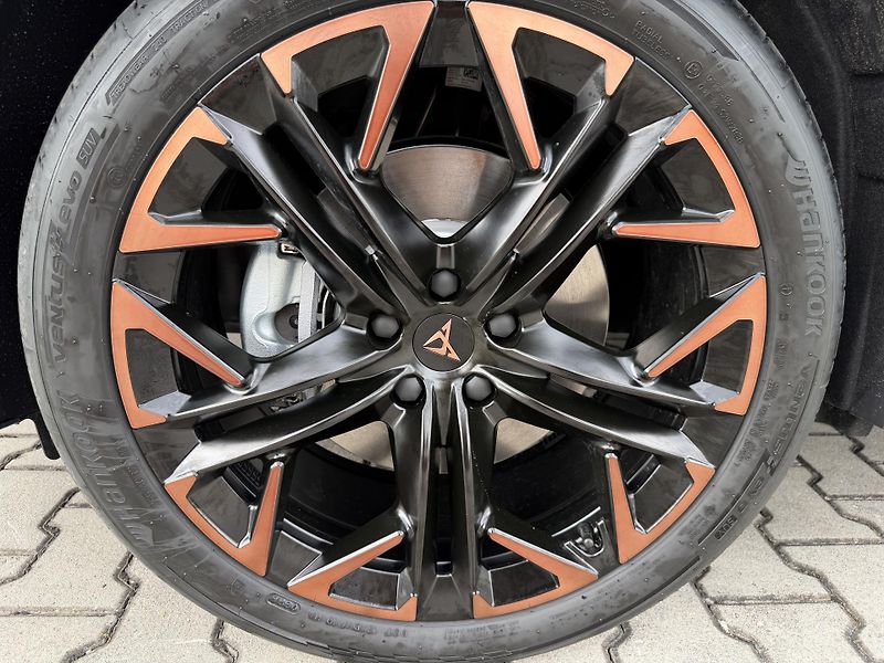 Cupra Terramar (2026) 2.0TSI 150kW 4WD R20 NT DCC CZ - fotka 16 z 46