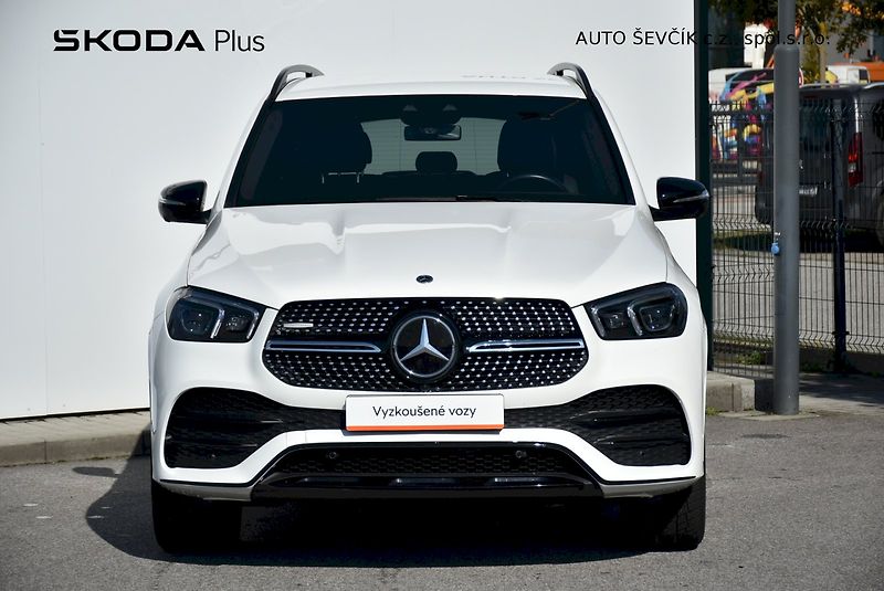 Mercedes-Benz GLE (2023) 300d - fotka 4 z 28