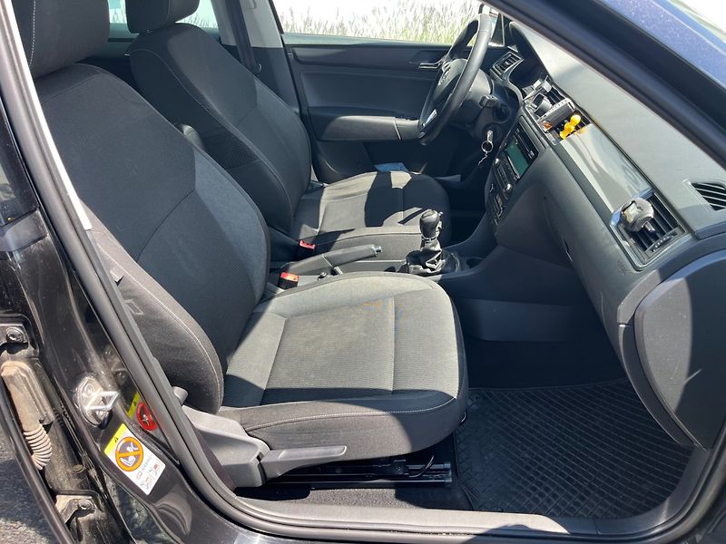 Škoda Rapid (2014) 1.6 TDi Velmi pěkný - fotka 13 z 15