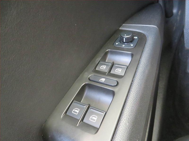 Škoda Superb (2010) Elegance 2.0 TDI, Navi, Xenony - fotka 16 z 16