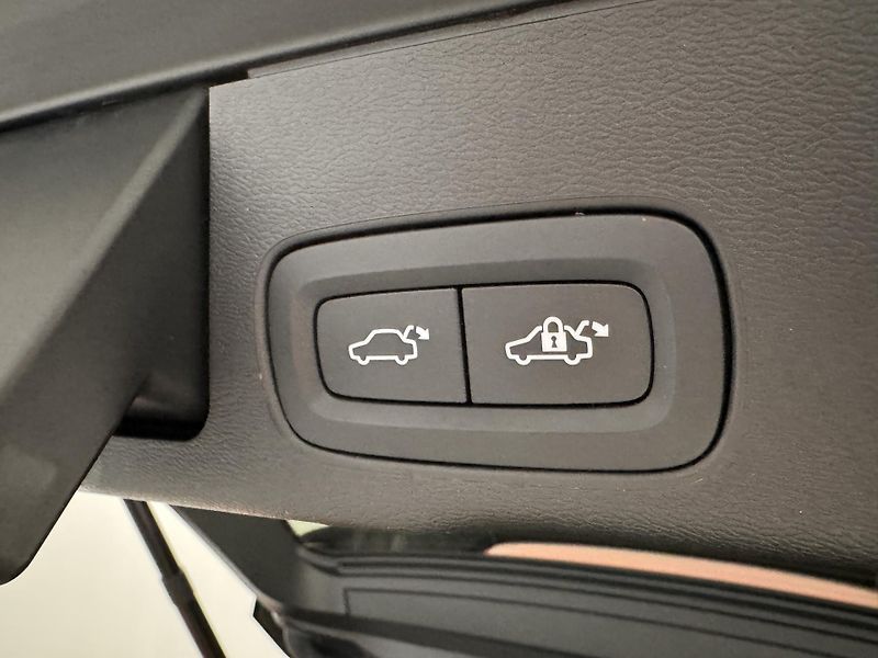 Volvo XC60 T6 AWD RECHARGE BRIGHT PLUS  - fotka 24 z 48