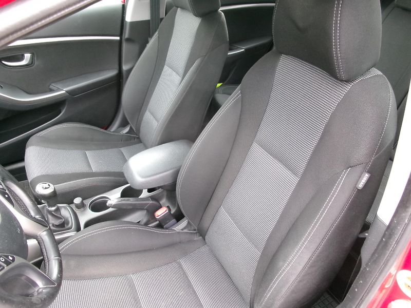 Hyundai i30 (2012) 1,6 16V KLIMA TEMP ČR - fotka 10 z 26