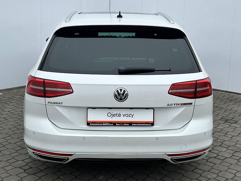 Volkswagen Passat Highline R-line DSG 4MOTION 2, - fotka 26 z 28