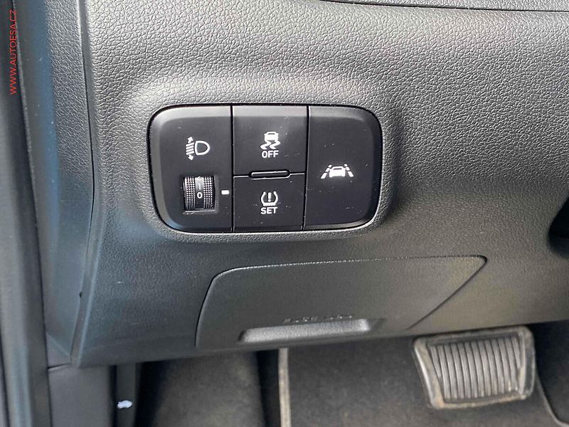 Hyundai i10 (2021) 1.0i, 1.maj,ČR, Smart, AT - fotka 14 z 19