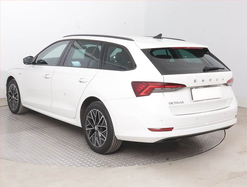 Škoda Octavia (2022) Ambition 2.0 TDI, Automat - fotka 4 z 16