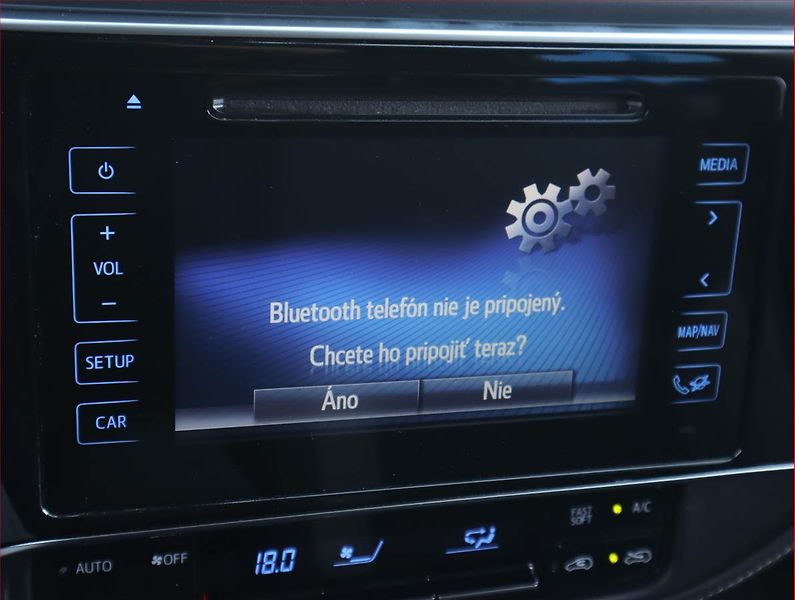 Toyota Auris (2018) 1.2 Ti, Automat, Serv.kniha - fotka 16 z 19