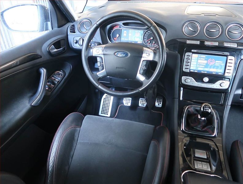 Ford S-MAX (2008) Titanium 2.2 TDCi - fotka 7 z 15
