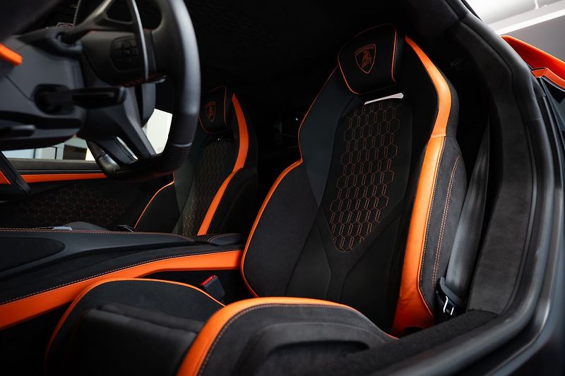 Lamborghini Revuelto NOVITEC Výfuk/Arancio Apodis/L - fotka 7 z 23