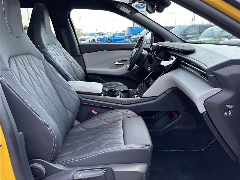 Ford Capri 0,0 Premium 79kWh AWD Panorama - fotka 19 z 42