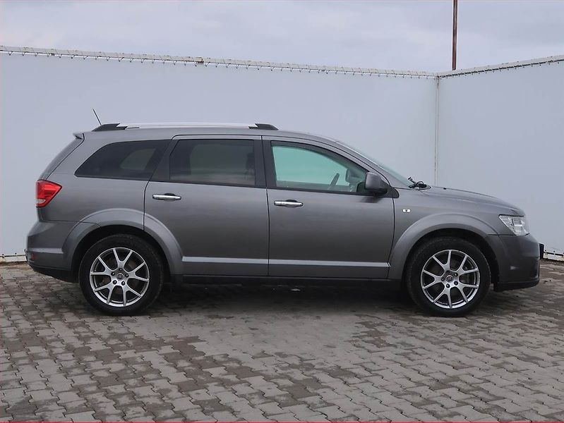 Fiat Freemont (2012) 2.0 MultiJet, 4X4, Automat - fotka 6 z 19