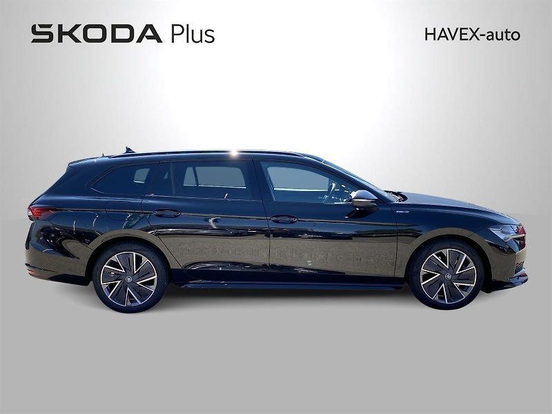 Škoda Superb (2025) Combi 2.0 TDI 4x4 DSG Sportlin - fotka 39 z 41
