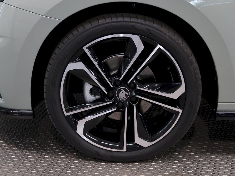 Škoda Fabia (2026) MONTE CARLO 1.5TSI 110KW DSG N - fotka 12 z 39