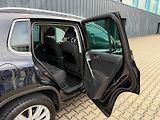 Volkswagen Tiguan 2,0 TDI /4x4/ SPORT / servis.k - náhled 16