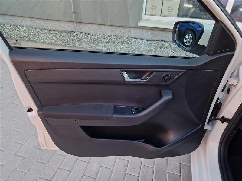 Škoda Fabia 1.0 TSI Ambition,ČR,1.Majitel - fotka 37 z 50