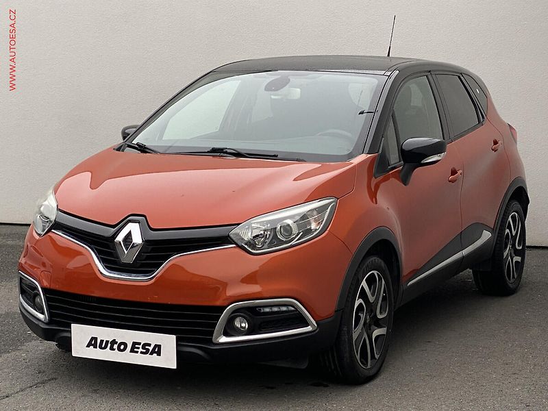 Renault Captur (2015) 1.2 TCe, Intense, AT, navi - fotka 3 z 17