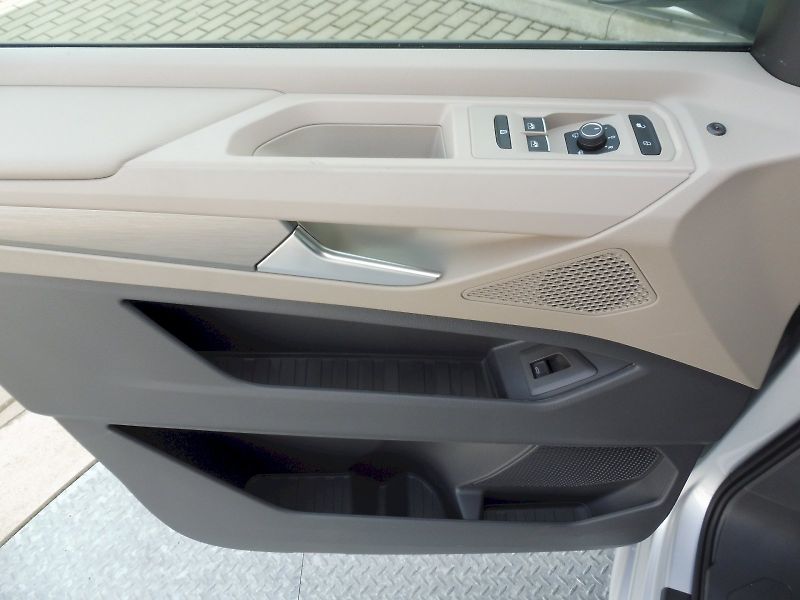 Volkswagen Multivan (2025) Long Life 2,0 TDI 110kW DSG - fotka 18 z 30