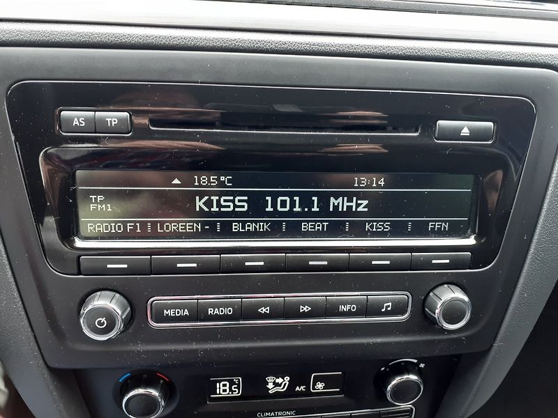 Škoda Rapid (2013) 1.2 TSi ELEGANCE - fotka 12 z 39