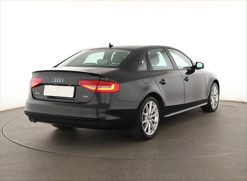 Audi A4 (2015) 2.0 TDI, Navi, Bi-Xenony - fotka 5 z 16
