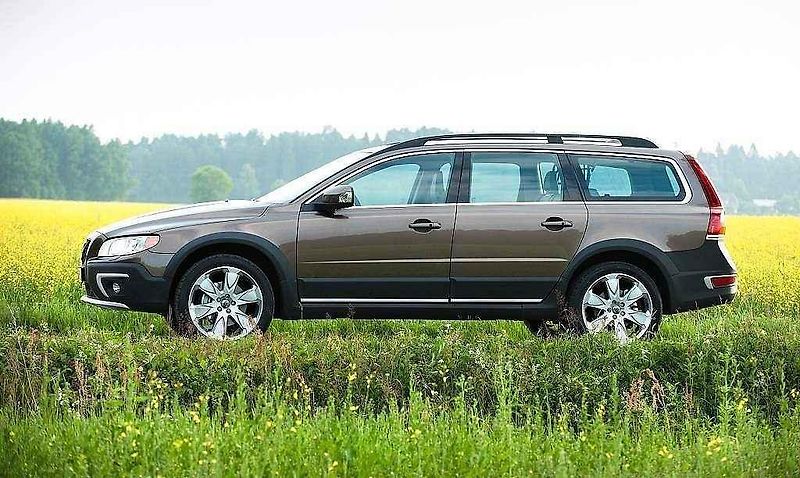 Volvo XC70.