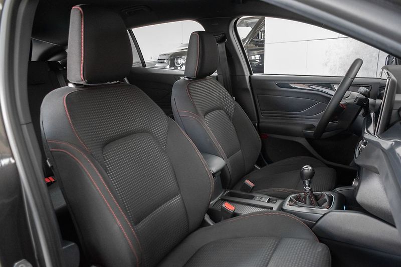 Ford Focus 1.0 EB 92kW ST-LINE*KAMERA*DPH - fotka 12 z 40