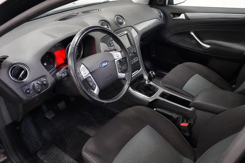 Ford Mondeo - fotka 5 z 6