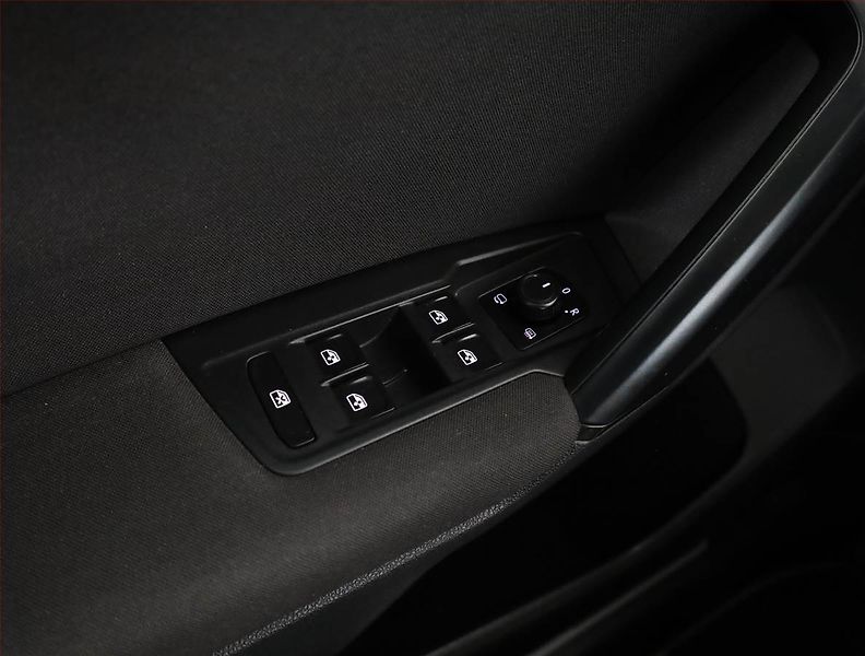 Volkswagen Tiguan (2019) R-Line 2.0 TDI - fotka 16 z 18
