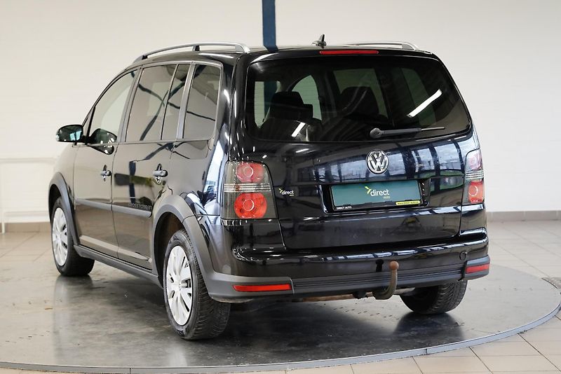 Volkswagen Touran - fotka 7 z 25