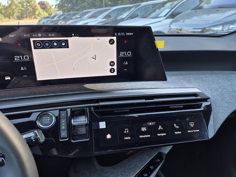 Peugeot 5008 (2026) BUSINESS Hybrid 145 e-DCS6 - fotka 18 z 25
