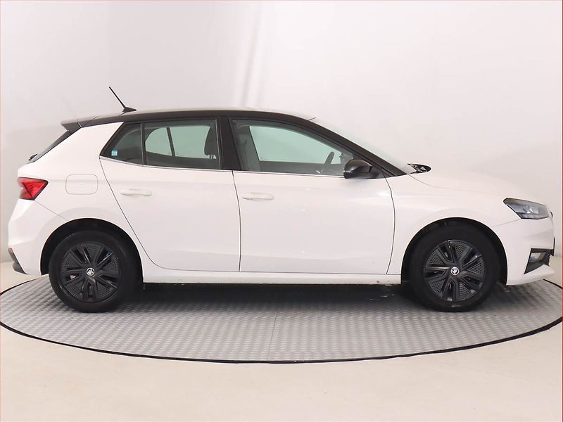 Škoda Fabia (2023) Ambition Plus 1.0 TSI, Automat - fotka 6 z 21