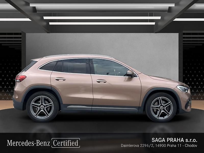 Mercedes-Benz GLA 250 4MATIC AMG Line Panorama - fotka 3 z 18