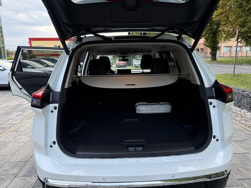 Nissan X-Trail (2026) E-POWER e-4ORCE TEKNA - fotka 9 z 19