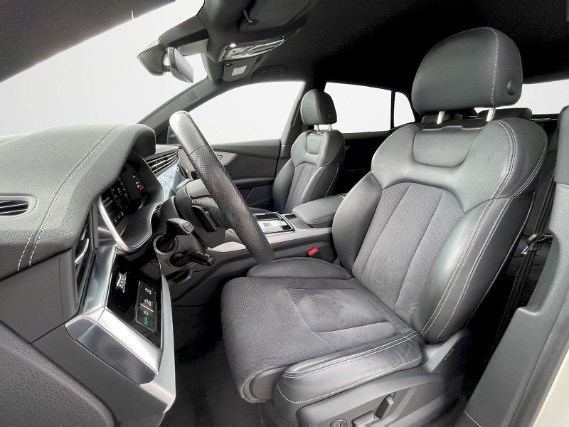 Audi Q8 (2023) 50 TDI 210 kW Quattro S-Line T - fotka 23 z 35