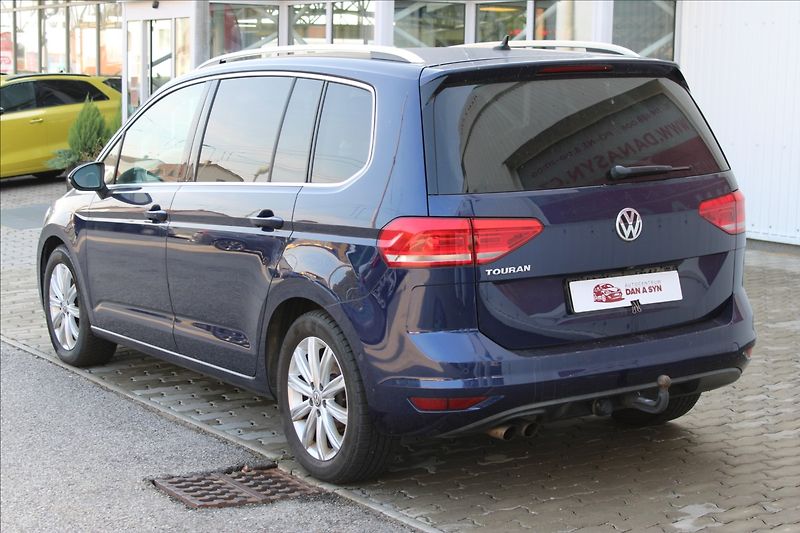 Volkswagen Touran 1,4 TSI DSG Highline - fotka 4 z 10
