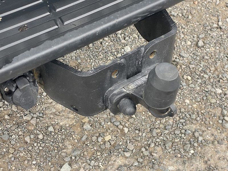 Toyota Hilux 2.4D, ČR, Live, tažné - fotka 16 z 17