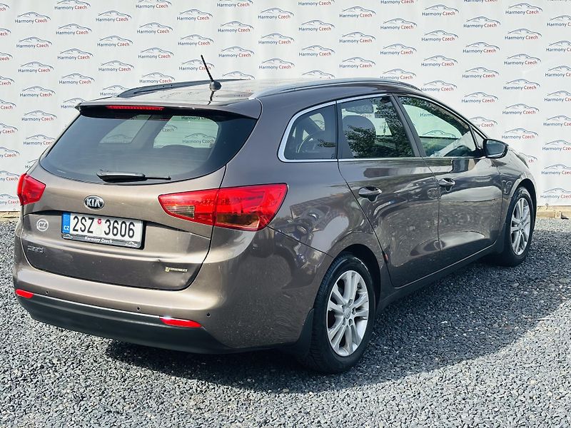 Kia Ceed (2014) 1.6 GDI, 99kW, ČR - fotka 8 z 18