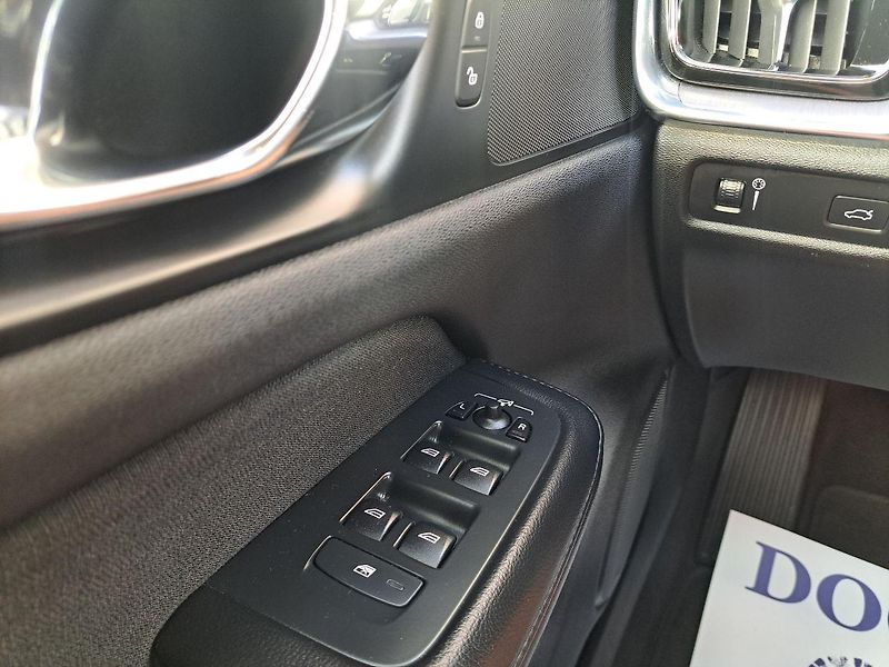 Volvo V60 (2021) 2.0 B4 Momentum, ZÁRUKA - fotka 28 z 36