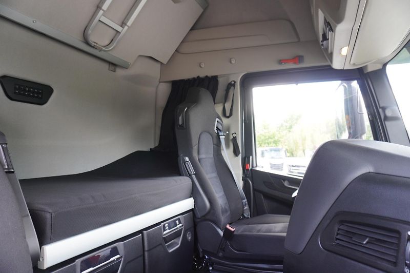 Iveco (2024) AS 440 S57 S-Way tractor unit - fotka 22 z 24