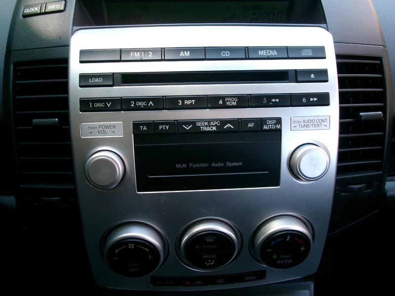 Mazda 5 (2007) 1,8i AUTOKLIMA 7 MÍST - fotka 22 z 31
