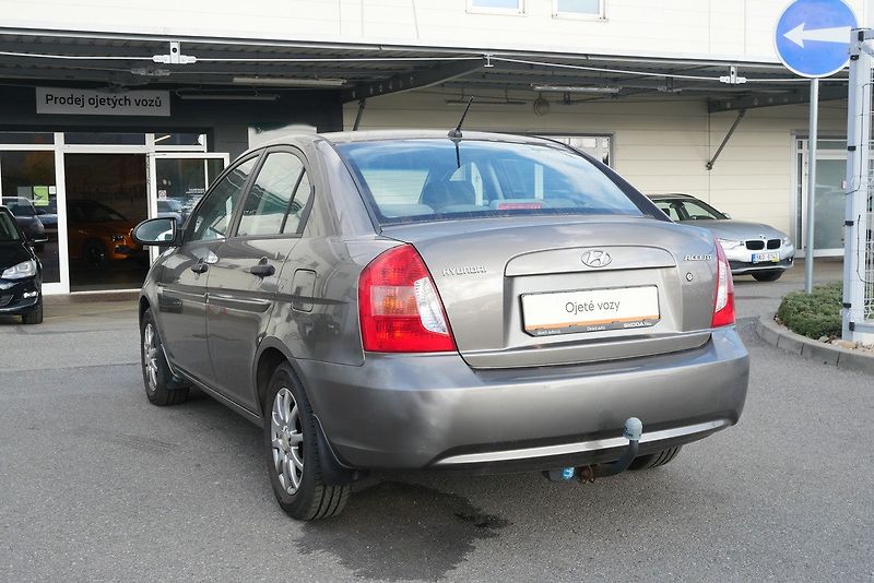 Hyundai Accent - fotka 4 z 6
