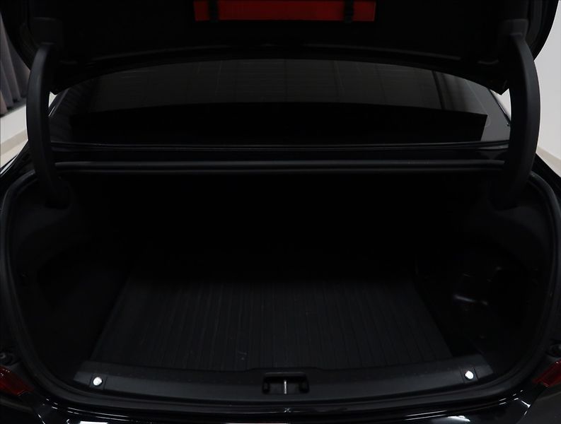 Volvo S90 2,0 T8 TWINENGINE AWD R-DESIGN - fotka 43 z 52