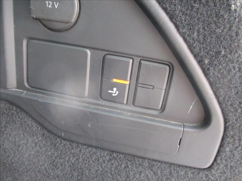 Volkswagen Touareg 3,0 TDI, DSG,servis,el.tažné - fotka 29 z 30