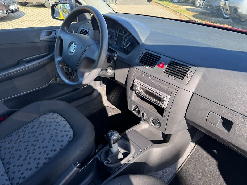 Škoda Fabia (2006) 1,4i 55 KW KILOMETRY STK - fotka 32 z 40