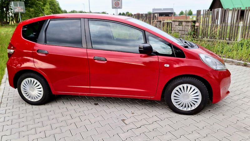 Honda Jazz 1.2 benzin 66 kw Facelit - fotka 9 z 36
