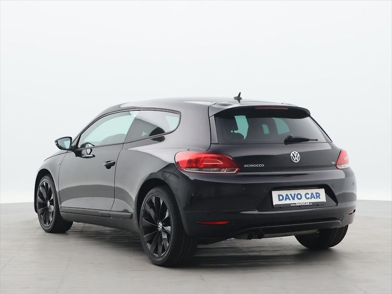 Volkswagen Scirocco 1,4 TSI 90kW Sport Xenon Pano - fotka 5 z 32
