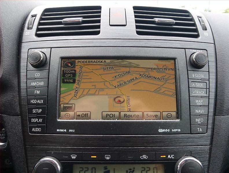 Toyota Avensis (2011) 2.2 D-4D, Automat, Navi - fotka 17 z 25